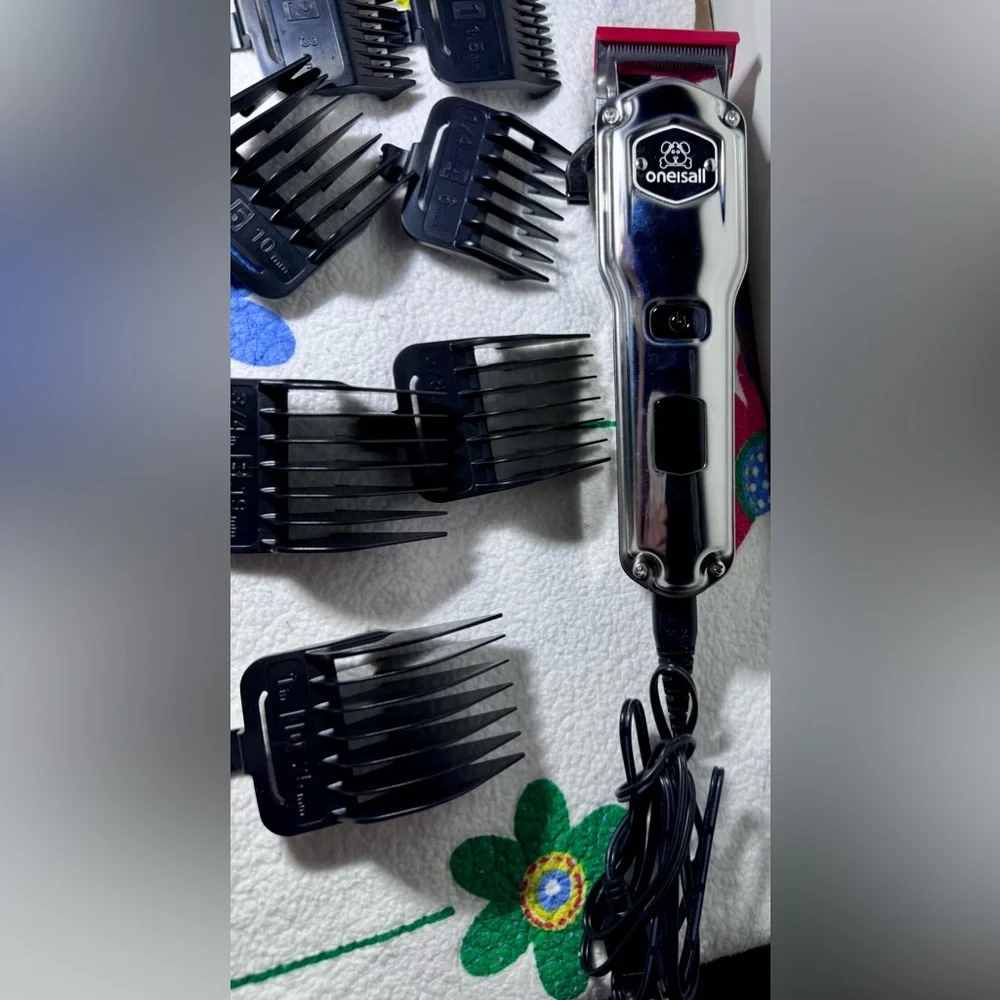 Silver and Black Professional Pet Grooming Rechargeable Shavers w/10 Attachments